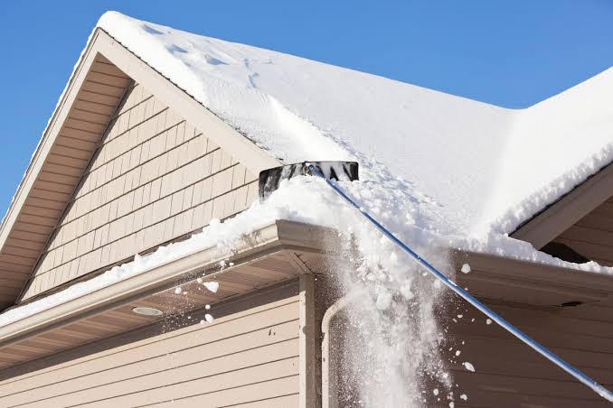 Roof Snow Removal in Bolton: Why Professional Snow Clearing Matters for Your Home